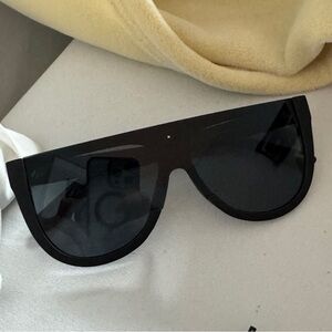 Prive Revaux Sunglasses The Coco. Flat top matte black shield lens fashion